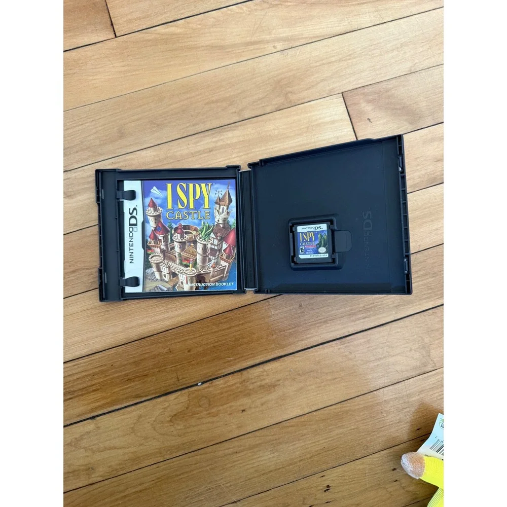 I Spy Castle Nintendo DS 2011 game with box